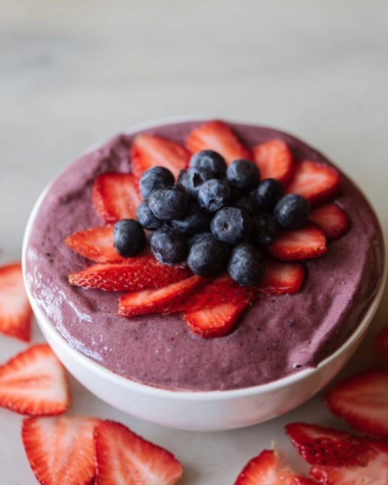 Chocolate Chia Berry Bowl Recipe